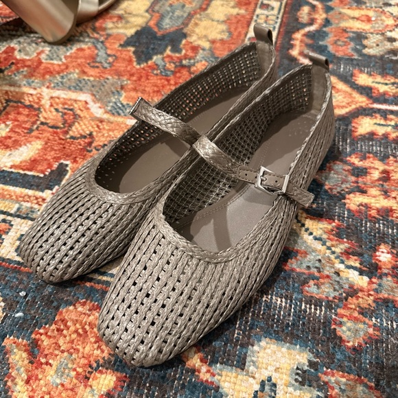 H&M Gray Woven Flats - Picture 2 of 2